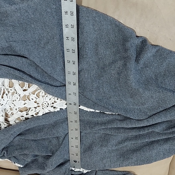 Honey punch wool acrylic blend gray cardigan with 100% cotton cream crochet S - Picture 6 of 8